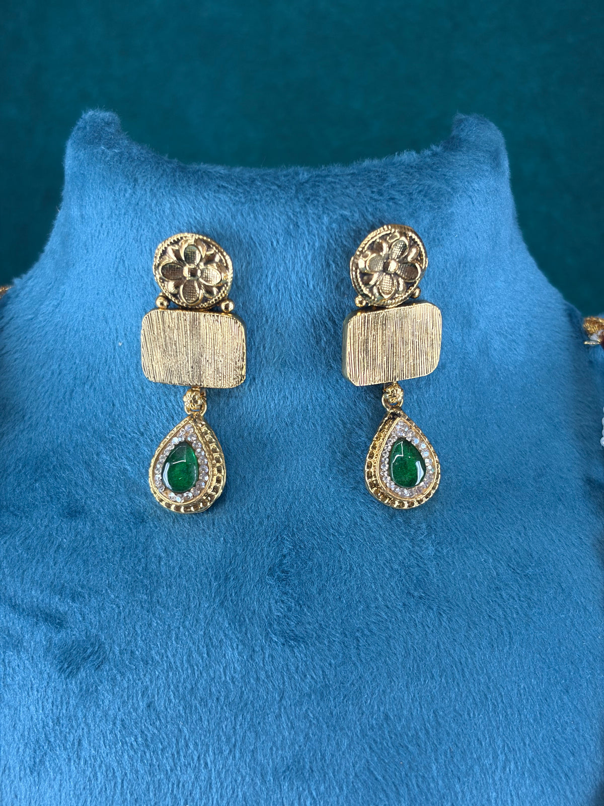 Floral Brushed Drop Earrings – Emerald-Tone Teardrop, 925 Silver