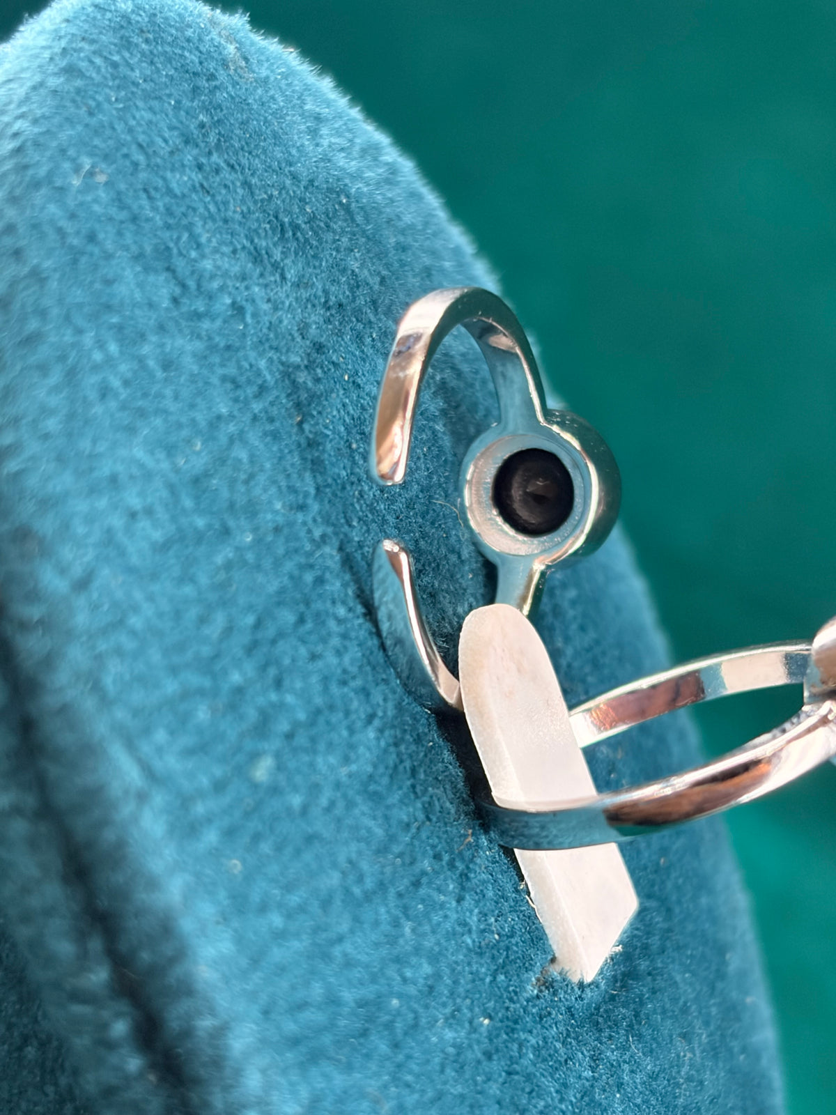 Round Black Stone Toe Ring – Classic Bezel, 925 Silver