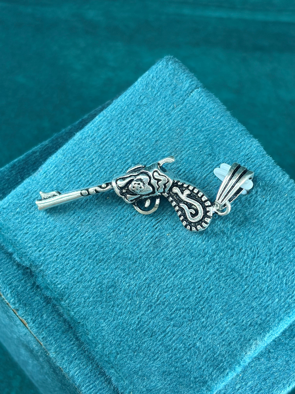 Revolver Pendant – Rose Engraved, 925 Silver