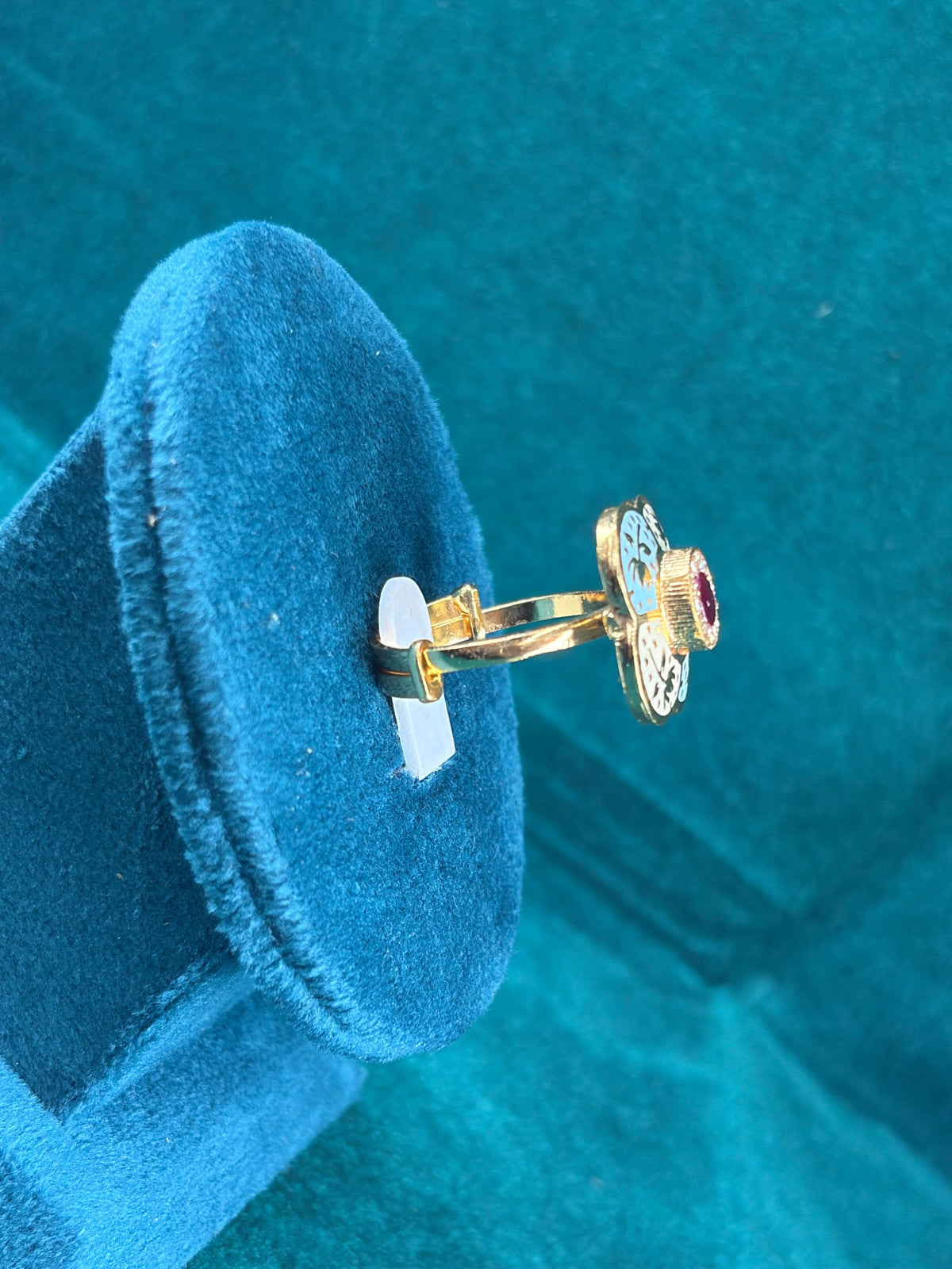 Petal Enamel Ring – Cream & Gold, 925 Silver
