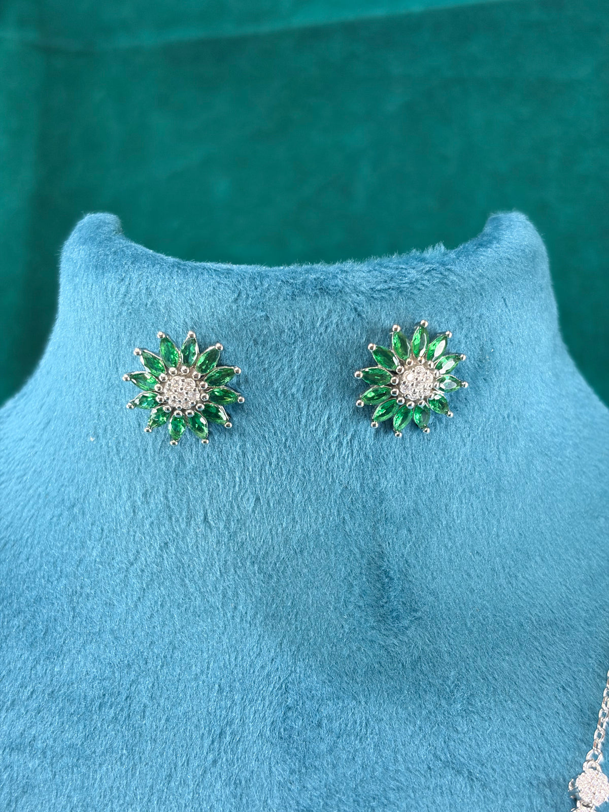 Emerald-Tone Sunflower Necklace Set With Earrings – CZ Floral Link, 925 Silver