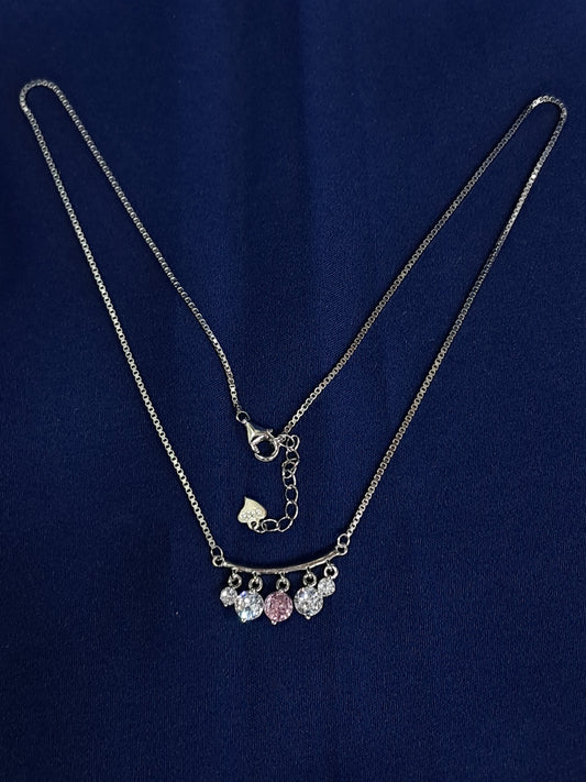 Stylish silver chain pendant