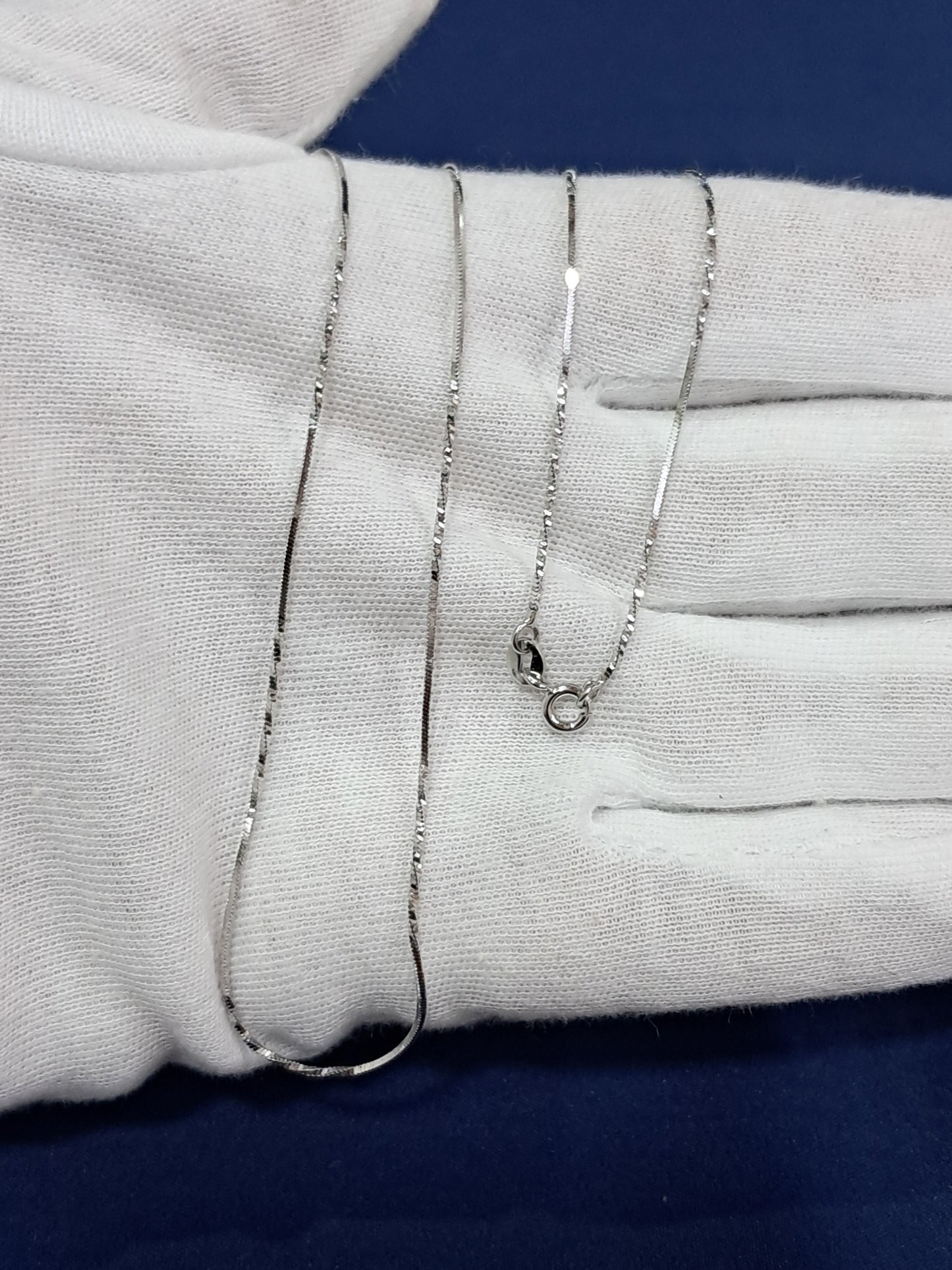 Comfortable silver chain