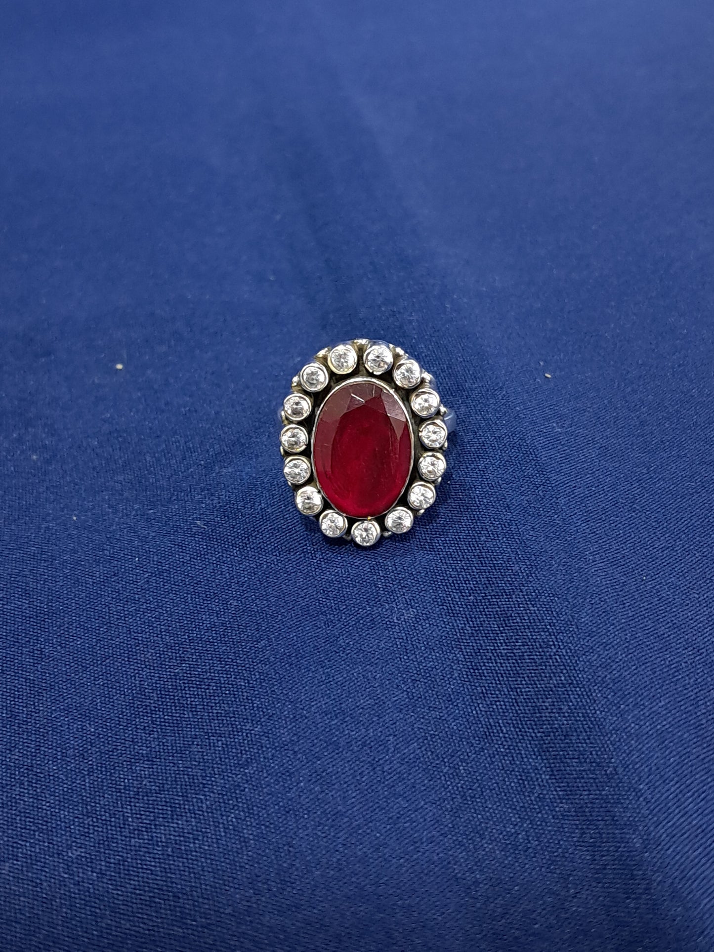 Circular red stone 925 ring (adjustable)