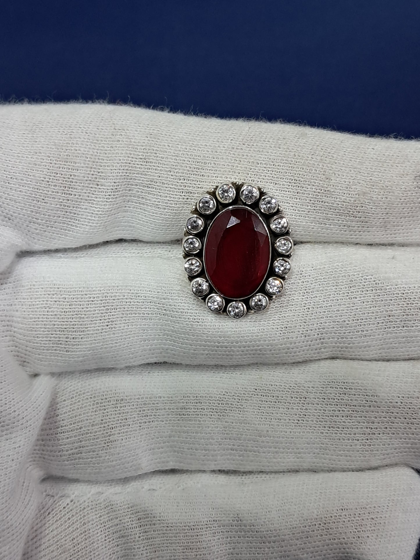 Circular red stone 925 ring (adjustable)