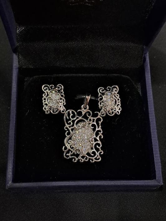 Modern 925 silver pendant set