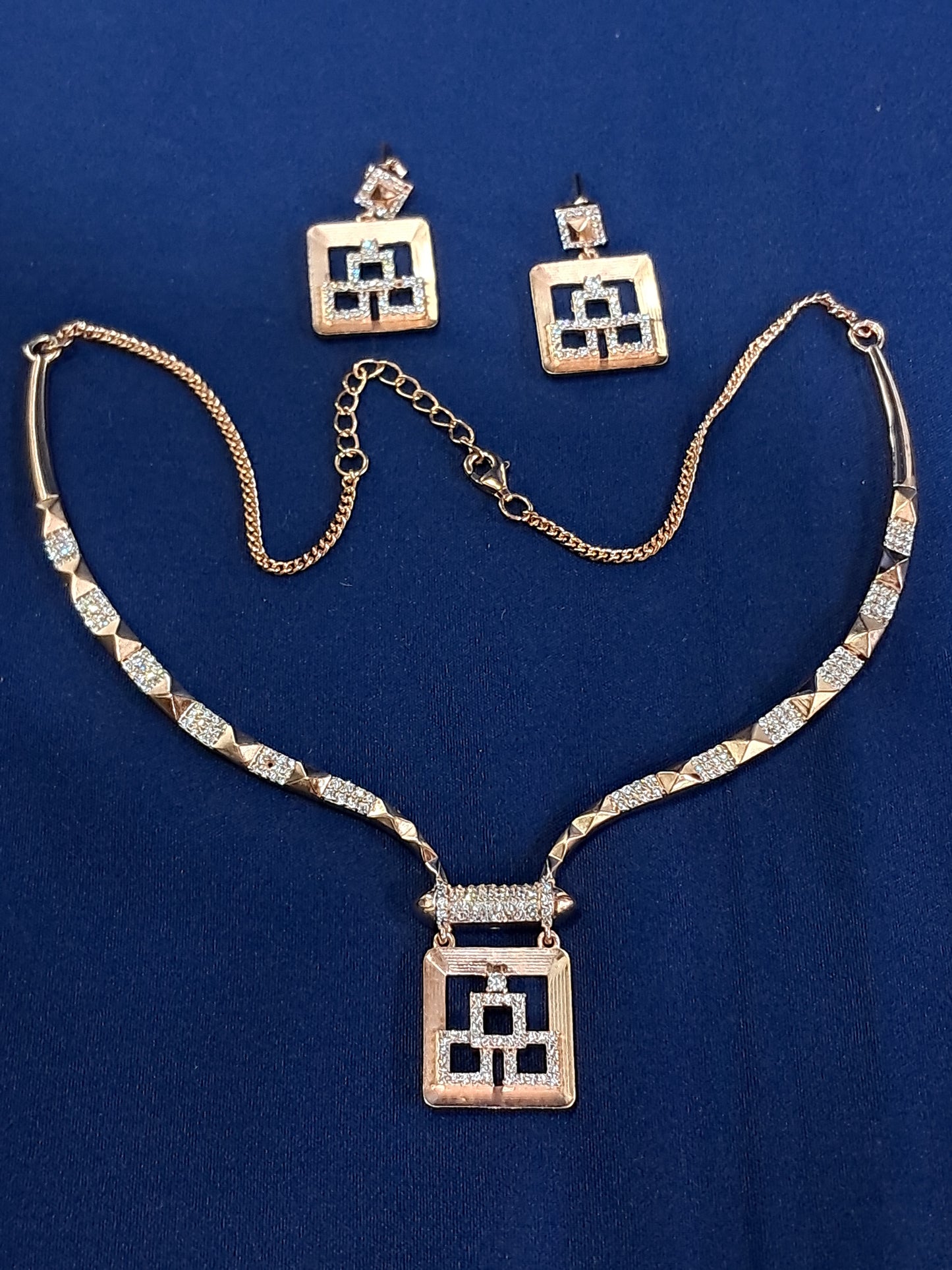 Fancy silver necklace set