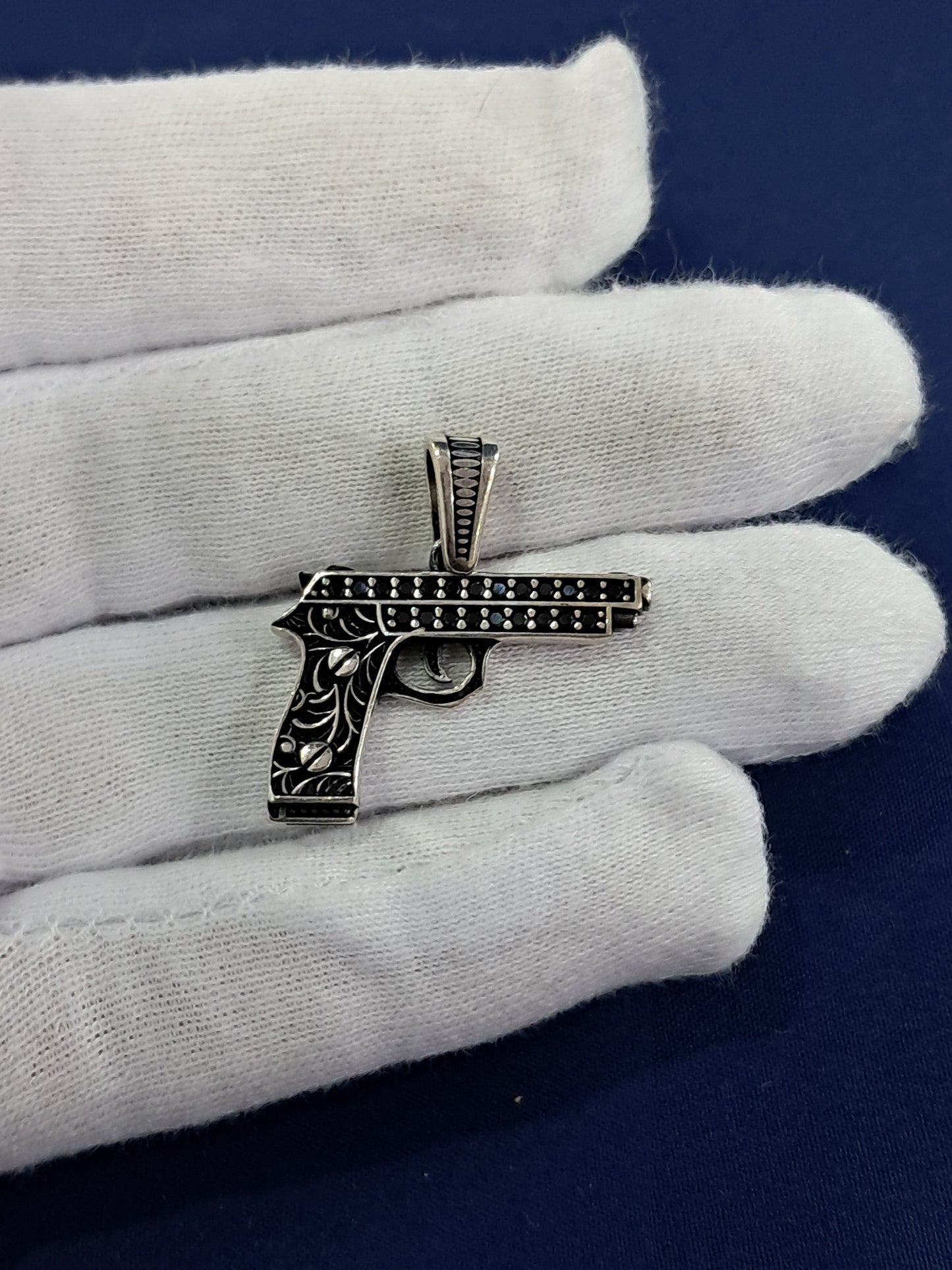 925 gun pendant