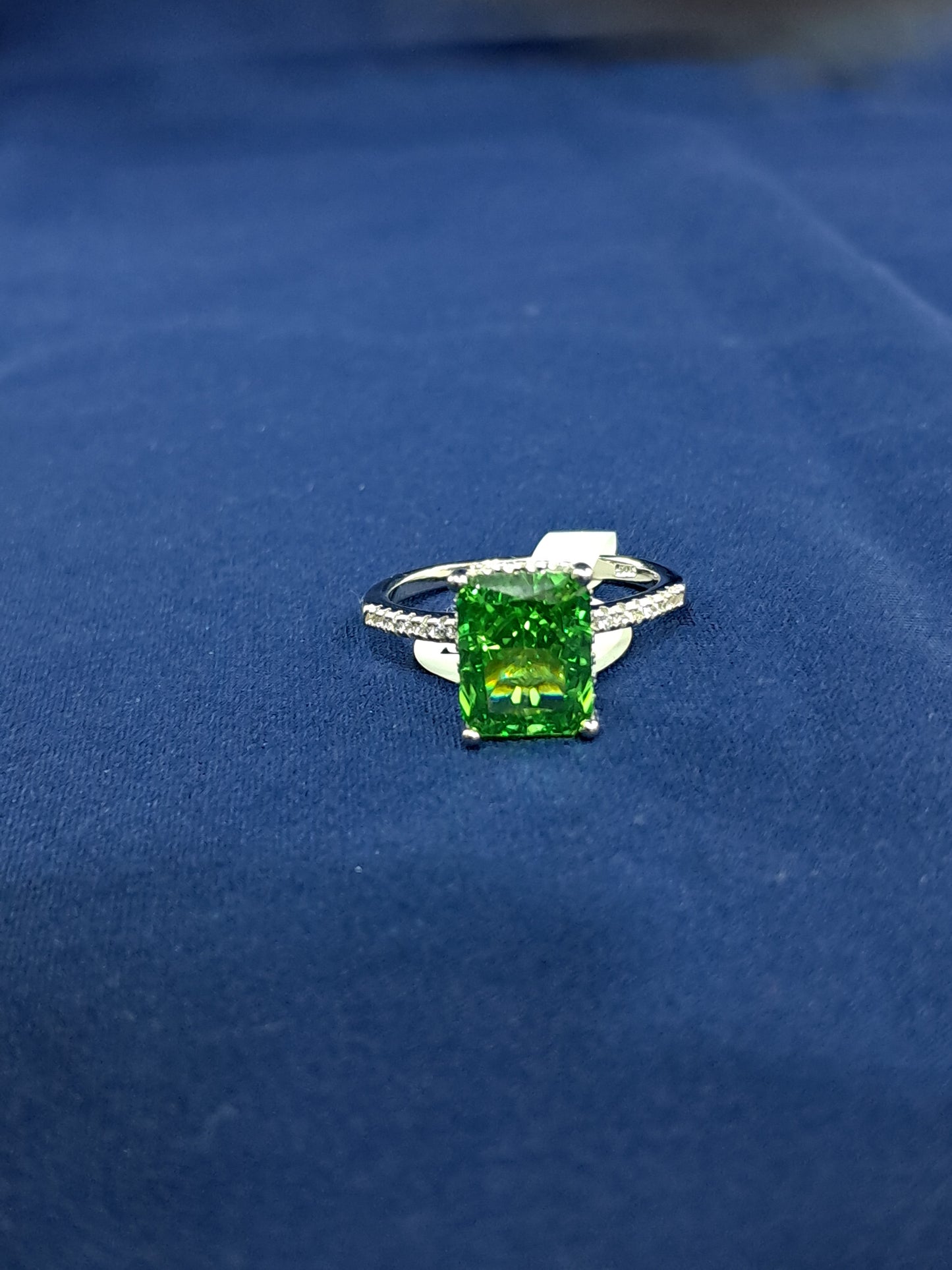 Green trendy solitaire ring