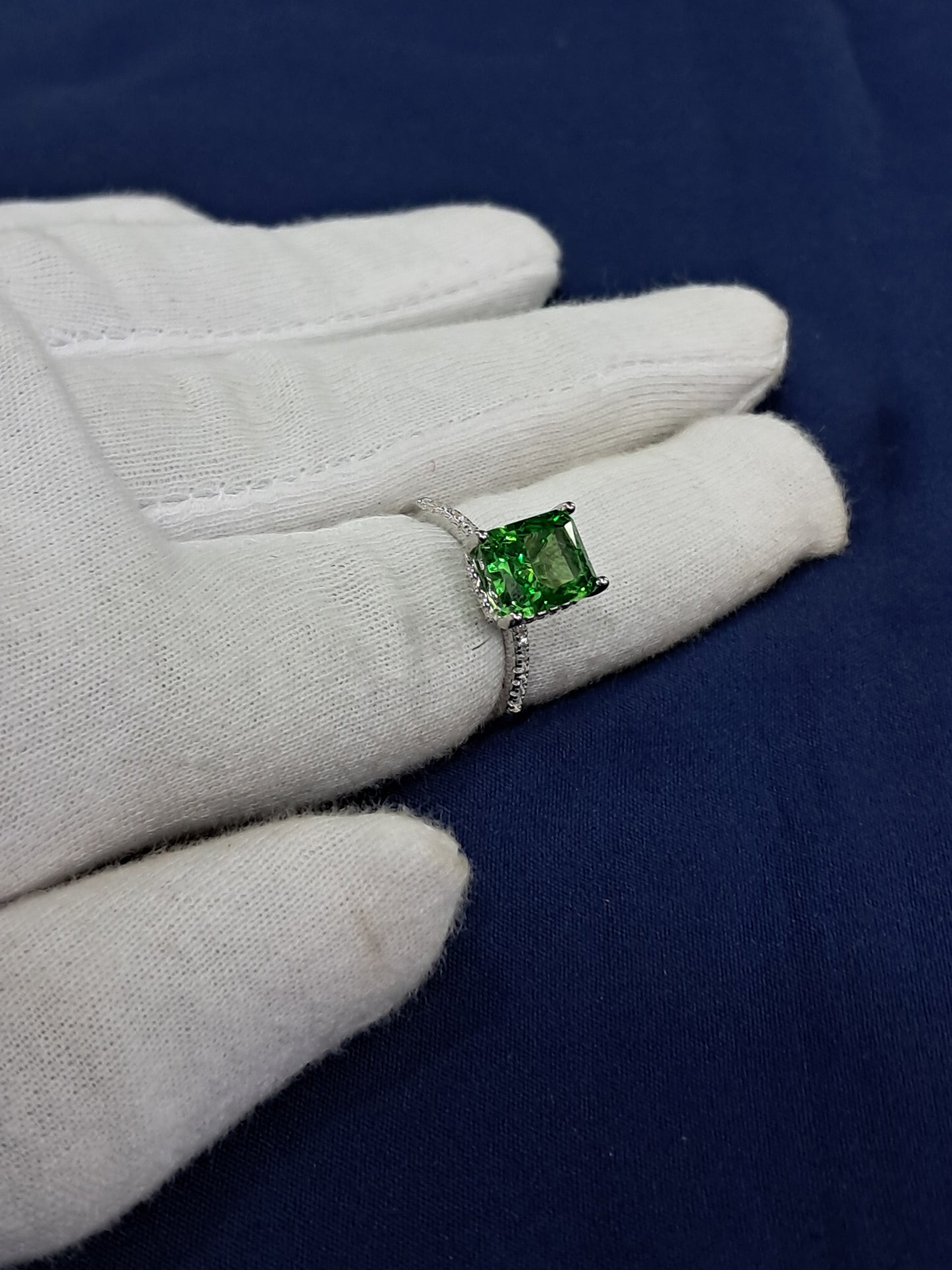 Green trendy solitaire ring