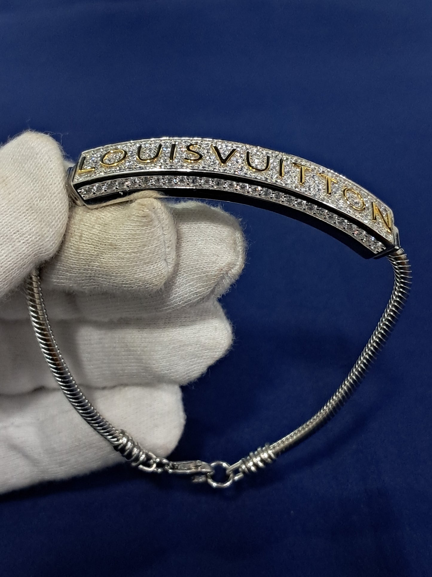 Louis Vuitton(written) 925 kada bracelet