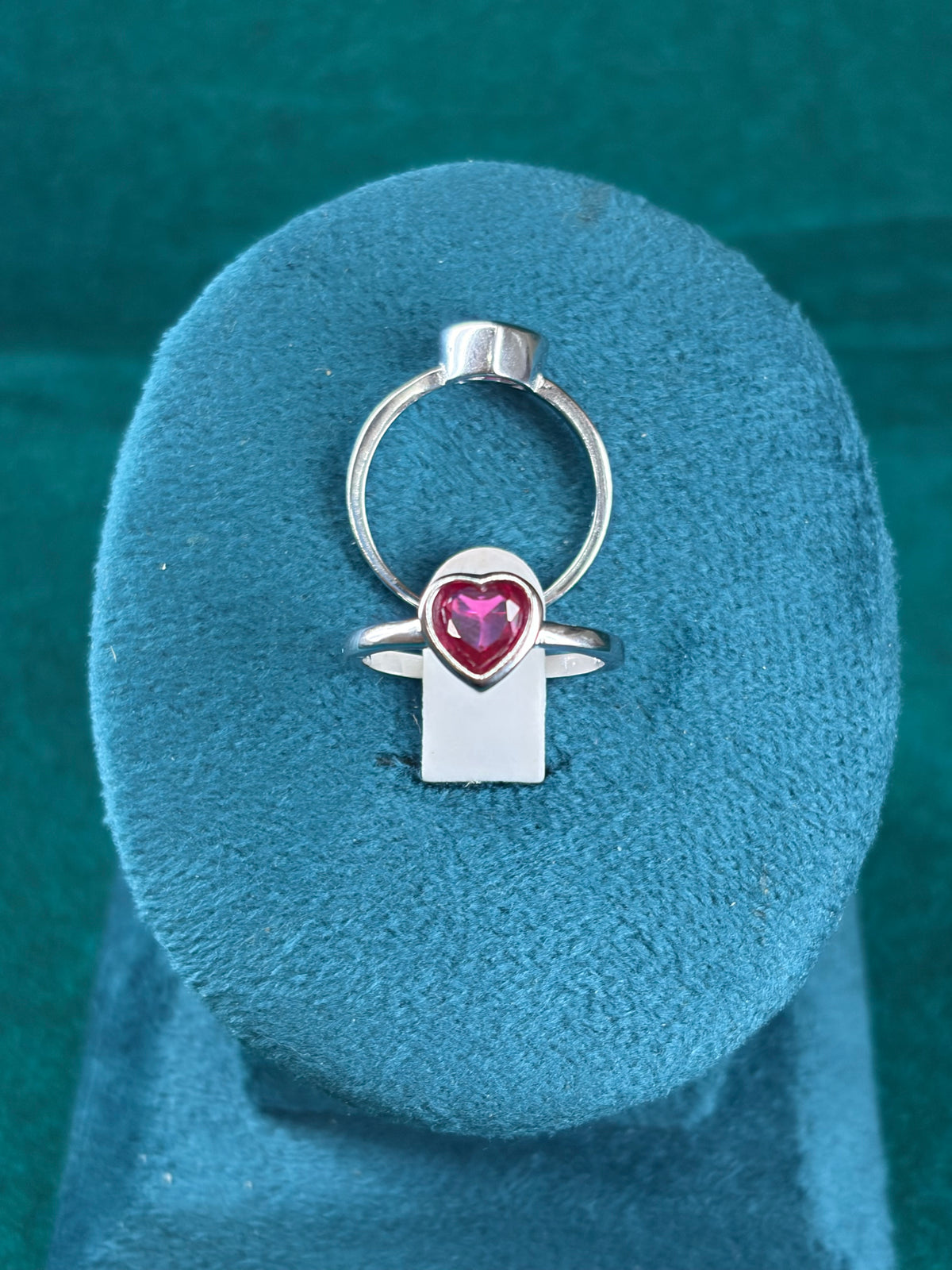 Heart-Cut Ruby-Tone Toe Ring – Plain Bezel, 925 Silver