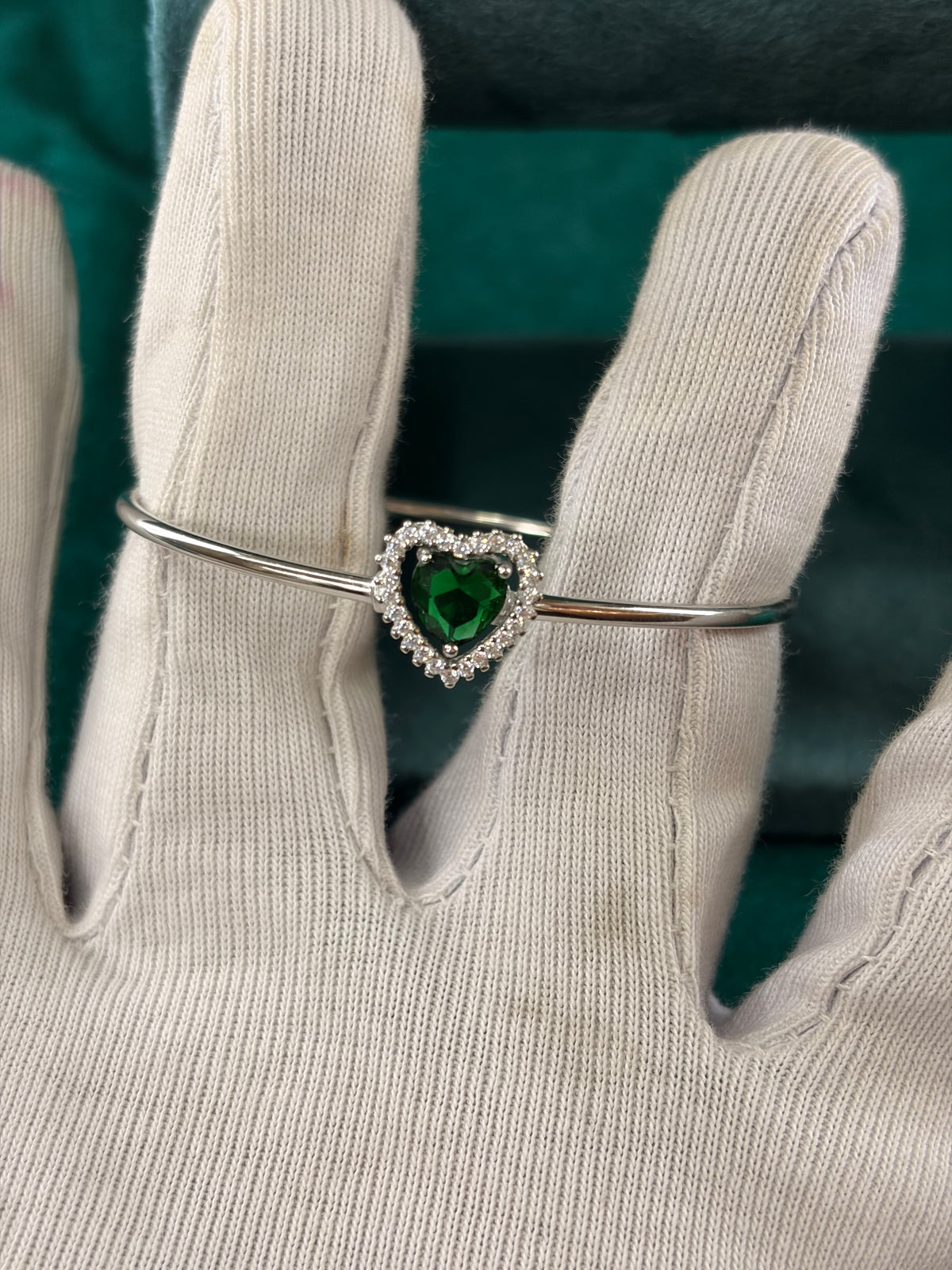 Emerald-Tone Heart Bangle, 925 Silver