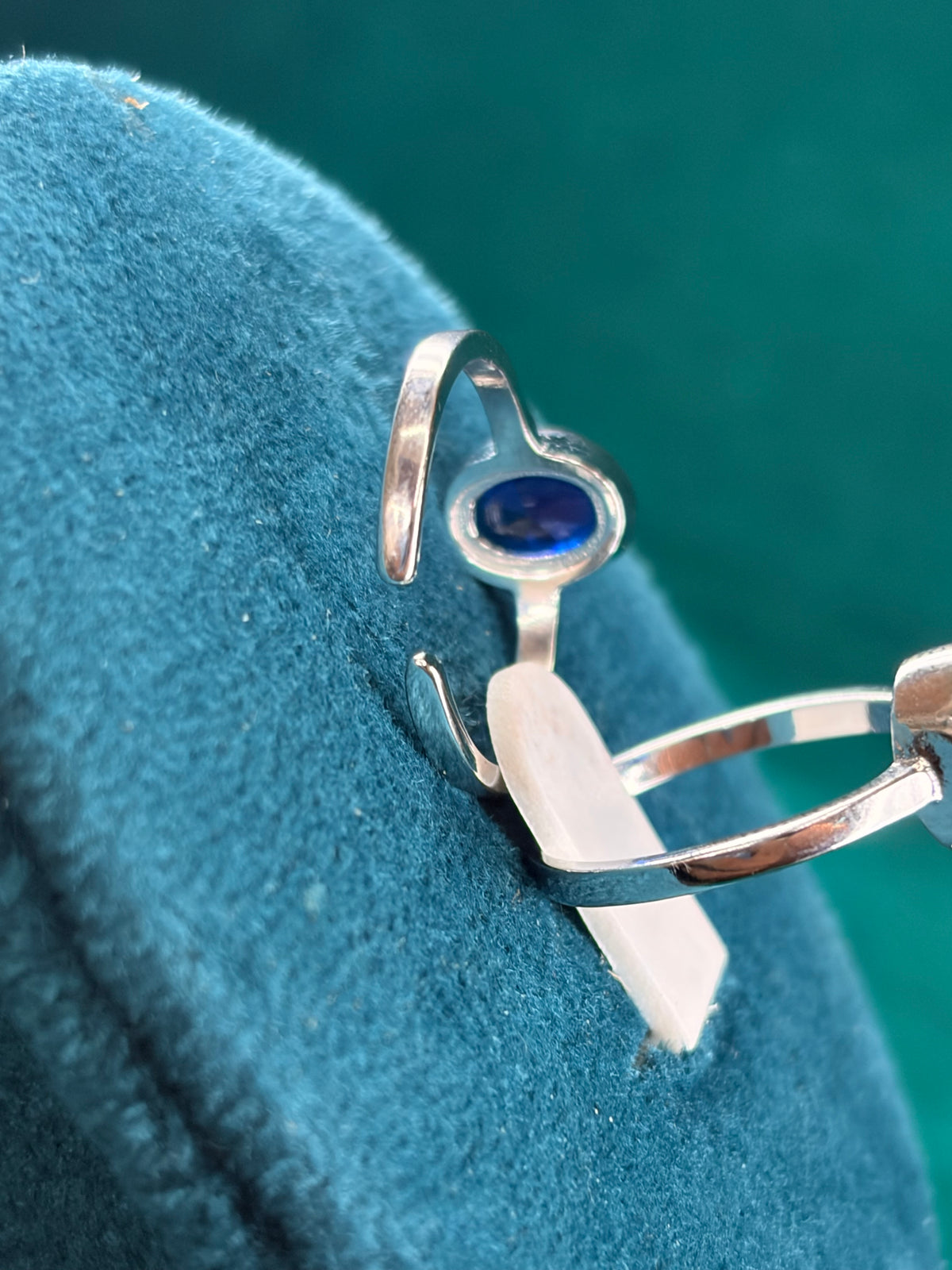 Oval Sapphire-Tone Toe Ring – Classic Bezel, 925 Silver