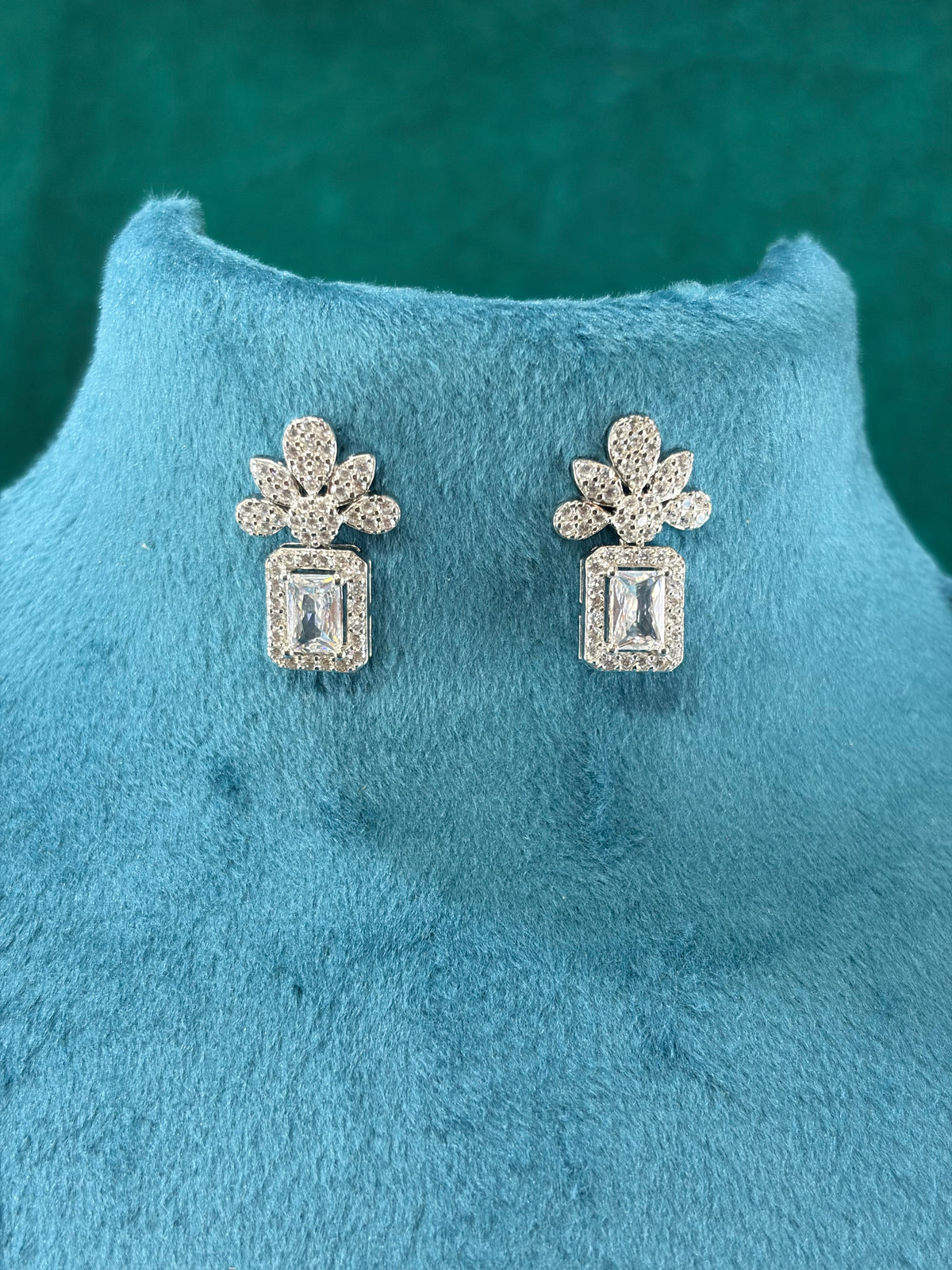 Clear Rectangle-Cut CZ Necklace Set With Earrings – Floral Cluster Link, 925 Silver