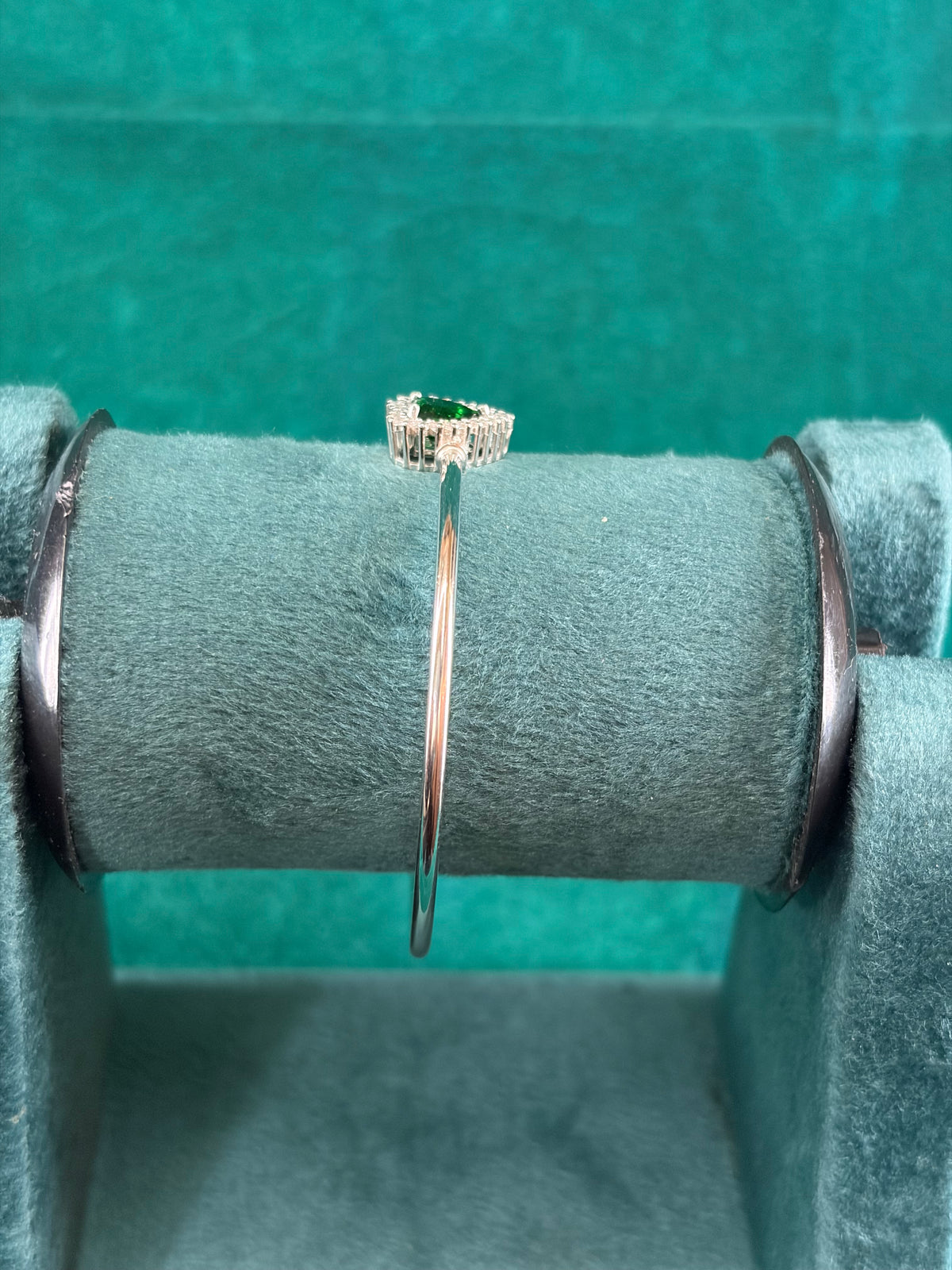 Emerald-Tone Heart Bangle, 925 Silver